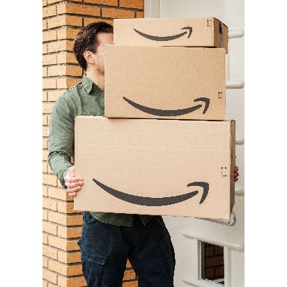 Amazon_portrait_delivery_guy2_HR.jpg